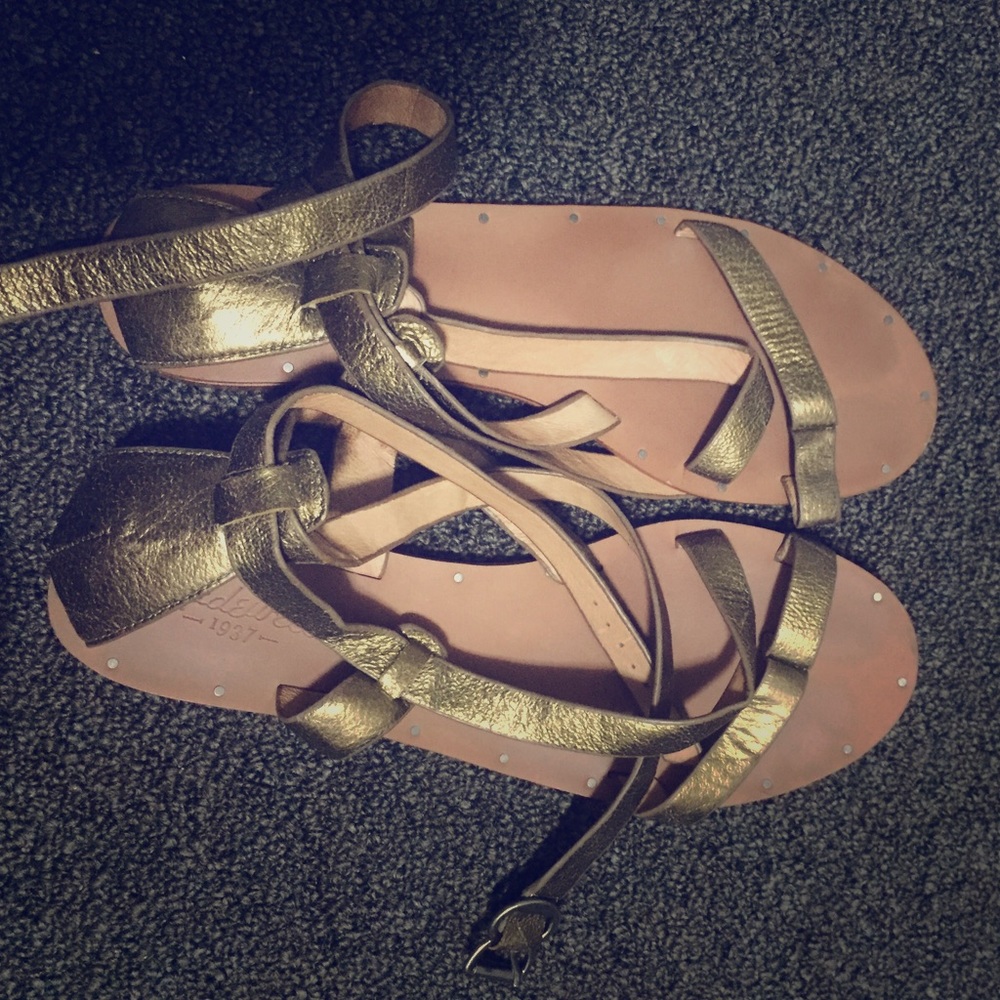 Madewell sandals !! For narrower feet! Fits 9/9.5. So feminine!!!!